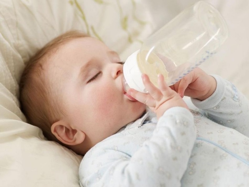 Đối với trẻ uống sữa công thức