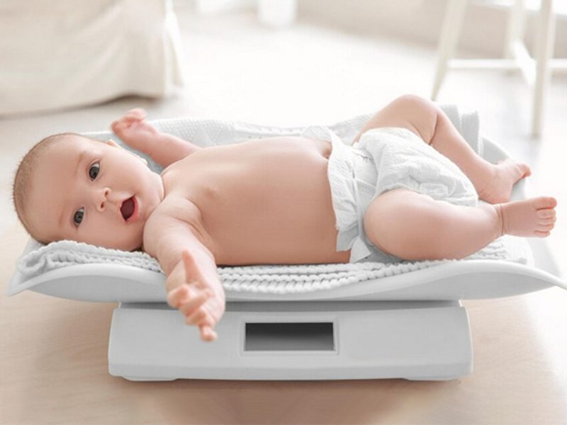 bảng cân nặng chuẩn cho bé từ 0-12 tháng